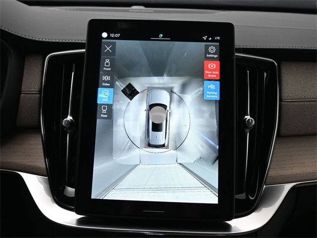 New 2026 Volvo XC90 B6 Plus w/ Protection Package Premier image 21