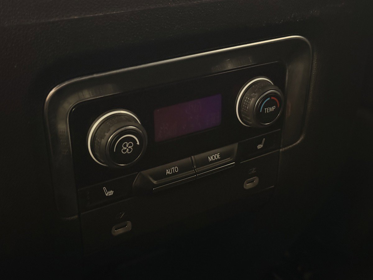 Used 2023 Chevrolet Suburban Premier image 47