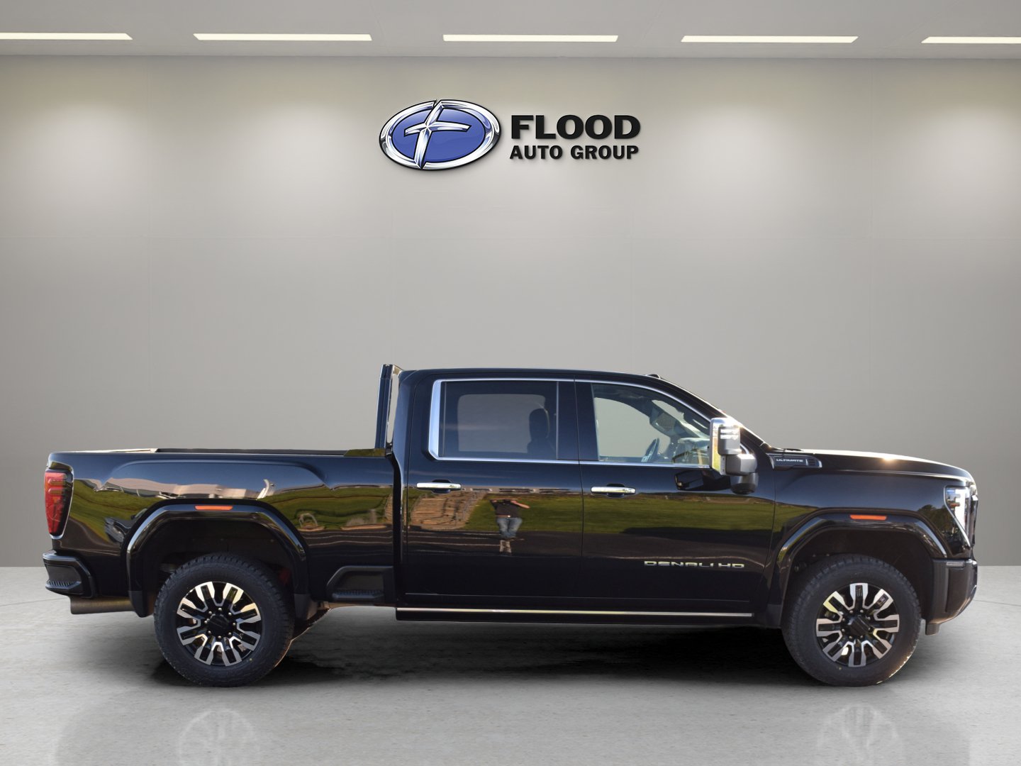 Used 2025 GMC Sierra 2500 Denali Ultimate AWD/4WD image 3
