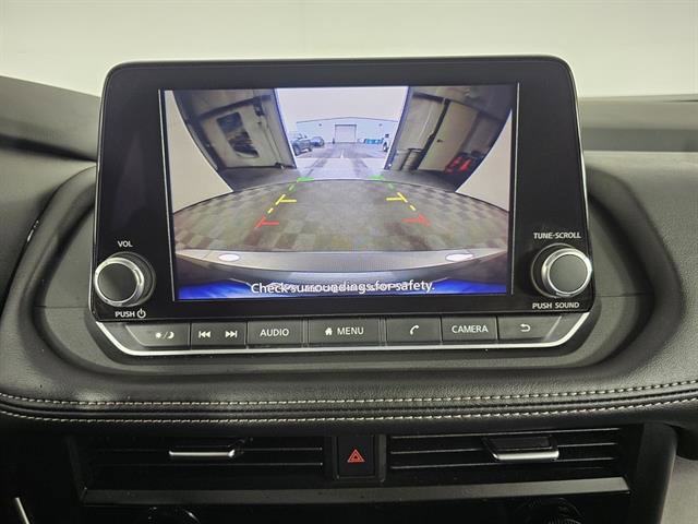 Used 2025 Nissan Rogue SV image 34