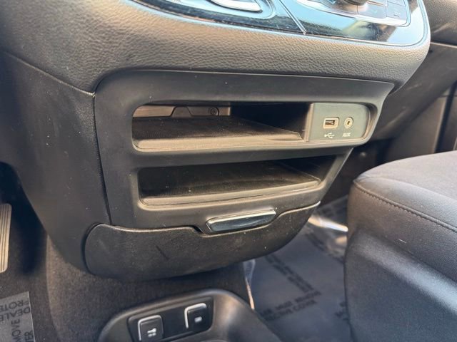 Used 2020 Chrysler Pacifica Touring w/ S Appearance Package image 15