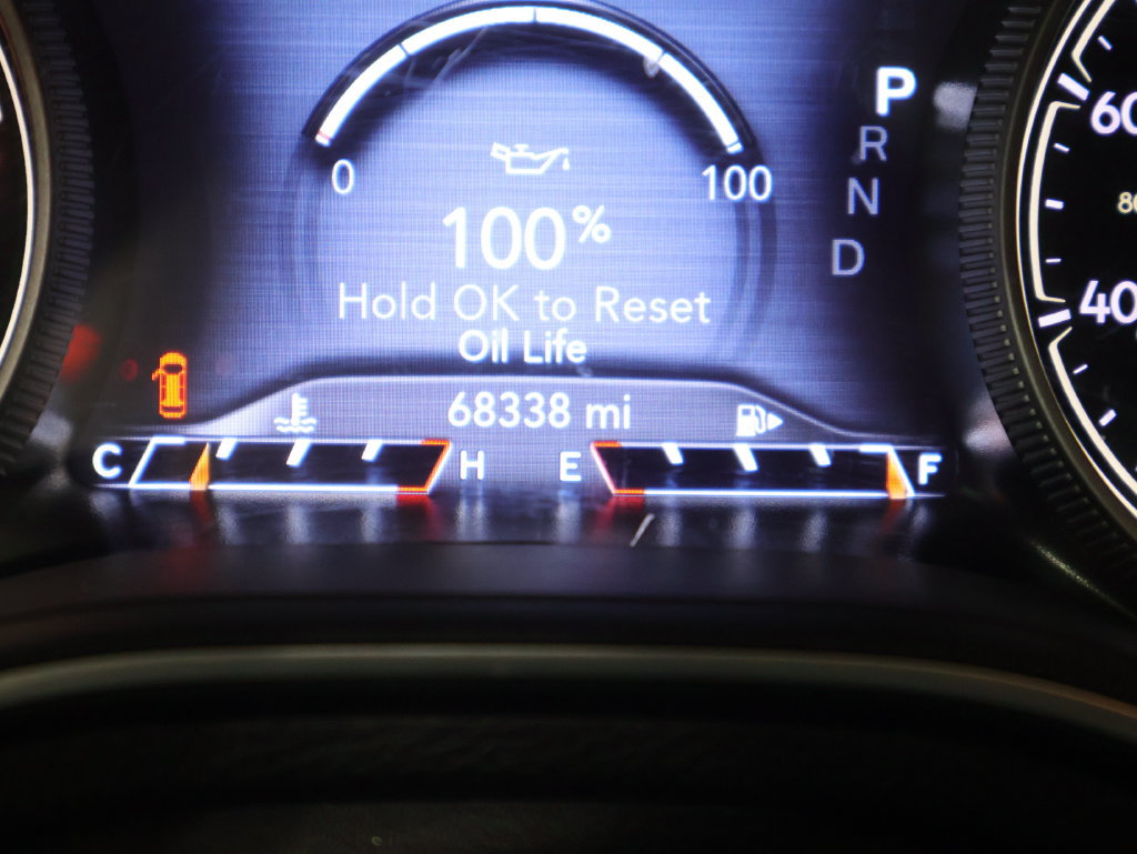 Used 2021 Jeep Cherokee Trailhawk w/ Comfort/Convenience Group AWD/4WD image 36