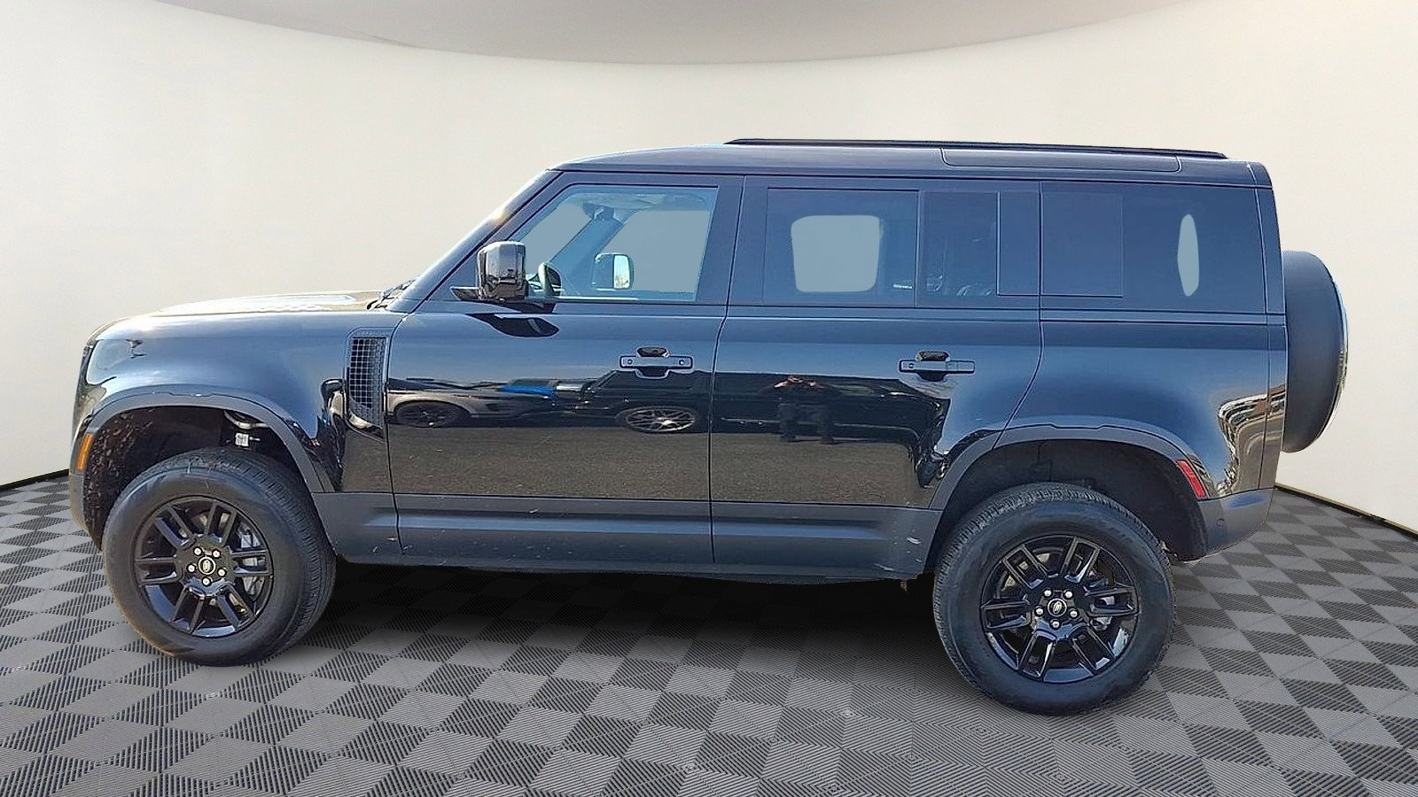 Certified 2025 Land Rover Defender 110 S image 5