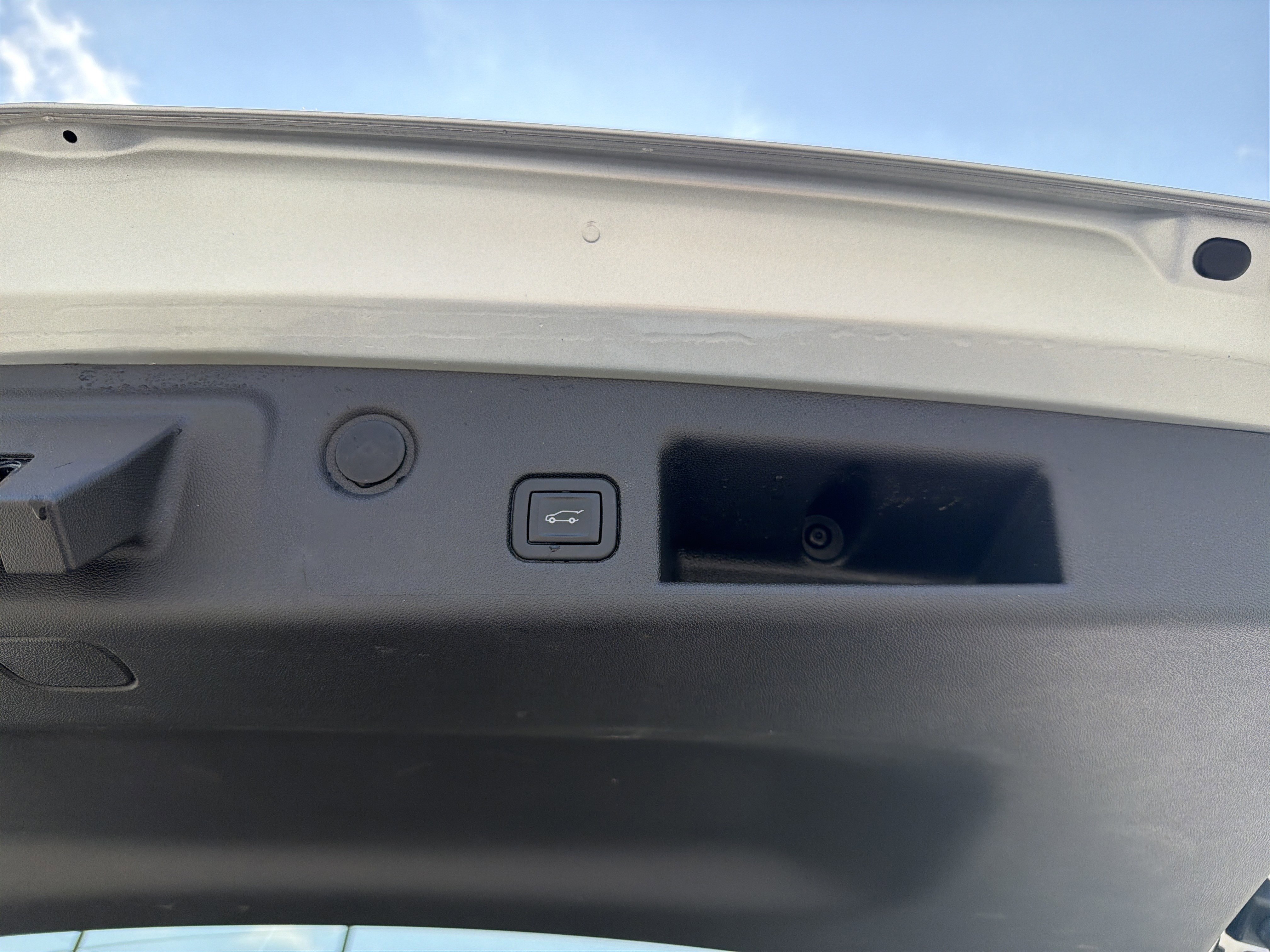 Used 2020 Chevrolet Equinox LT FWD image 21