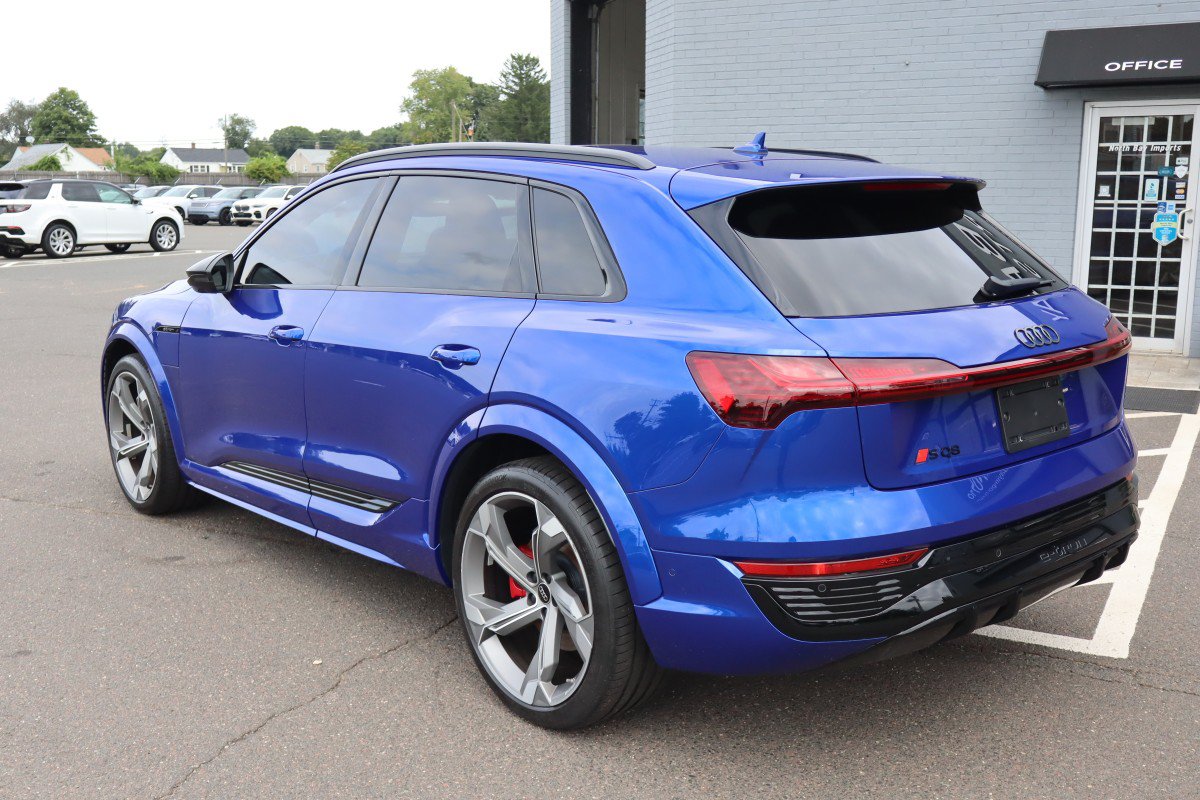 Used 2024 Audi SQ8 e-tron Premium Plus w/ Black Optic Package AWD/4WD image 8
