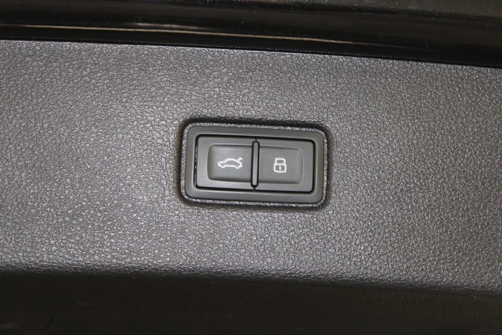 Used 2023 Audi Q7 3.0T Premium Plus image 16