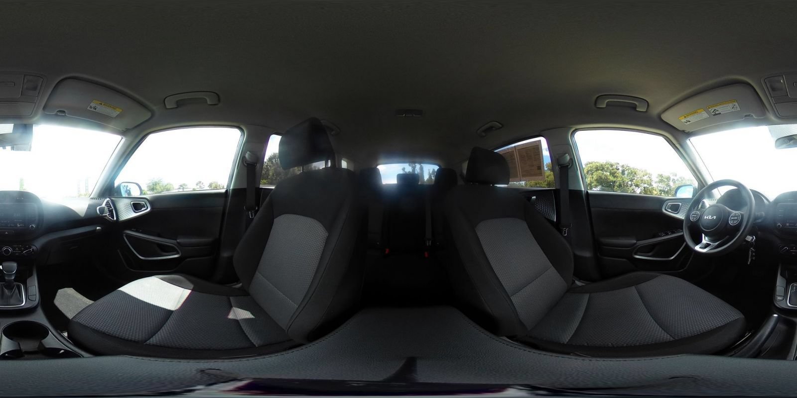 Used 2025 Kia Soul LX w/ LX Technology Package FWD image 39