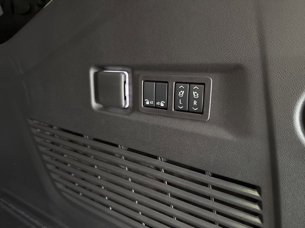 New 2026 GMC Yukon XL Denali w/ Sun & Power Step Package image 15