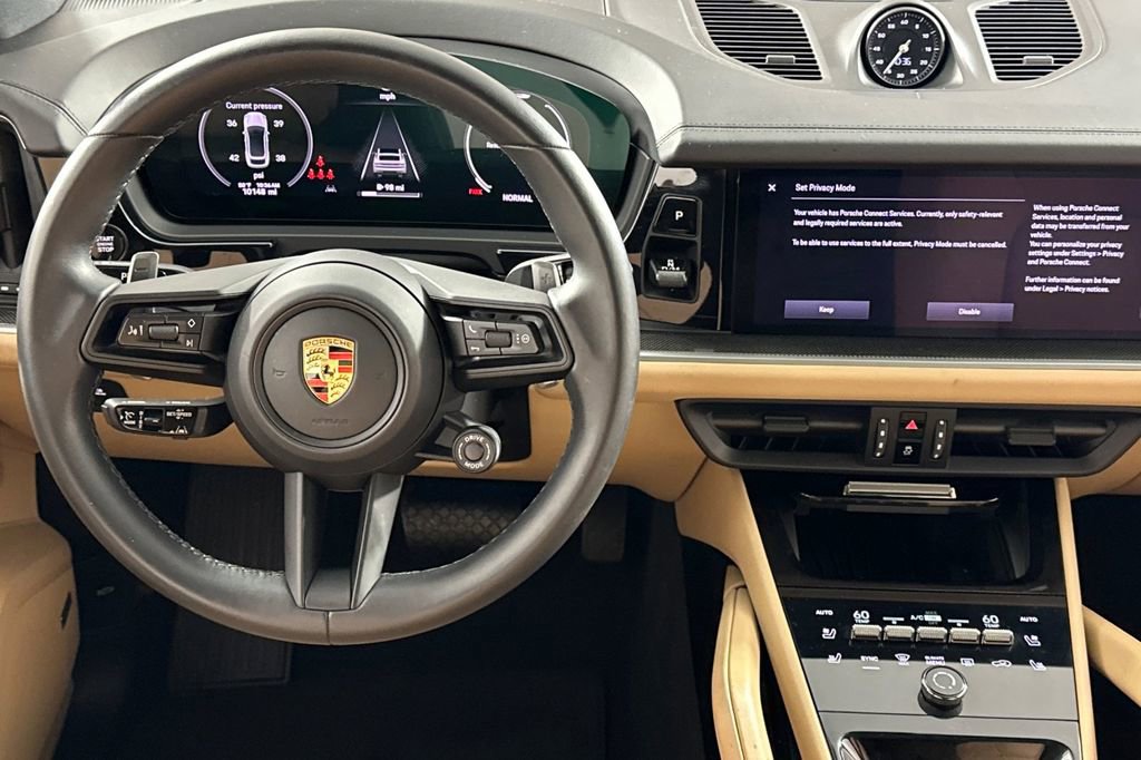 Used 2024 Porsche Cayenne Coupe image 16