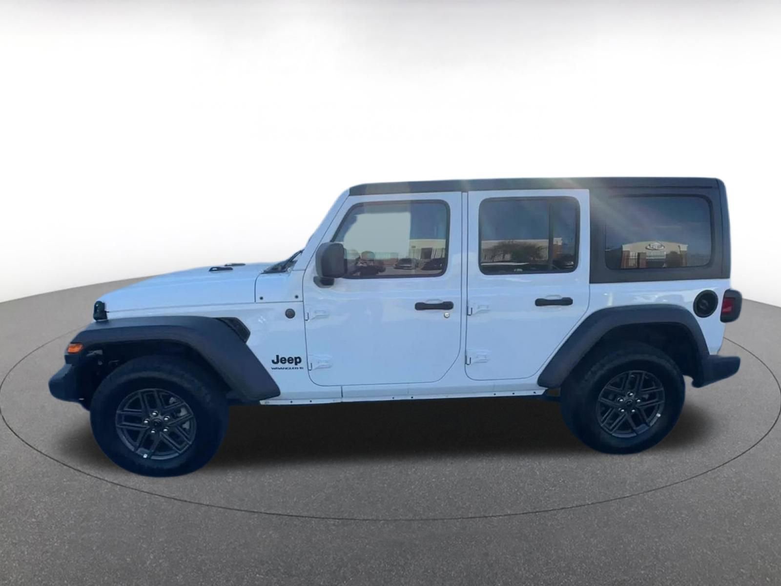 Used 2025 Jeep Wrangler Sport S image 9