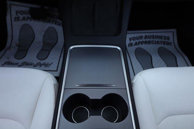 Used 2023 Tesla Model 3 Standard Range image 40