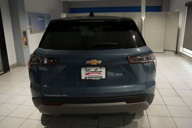 New 2026 Chevrolet Equinox LT w/ Convenience Package II AWD/4WD image 8