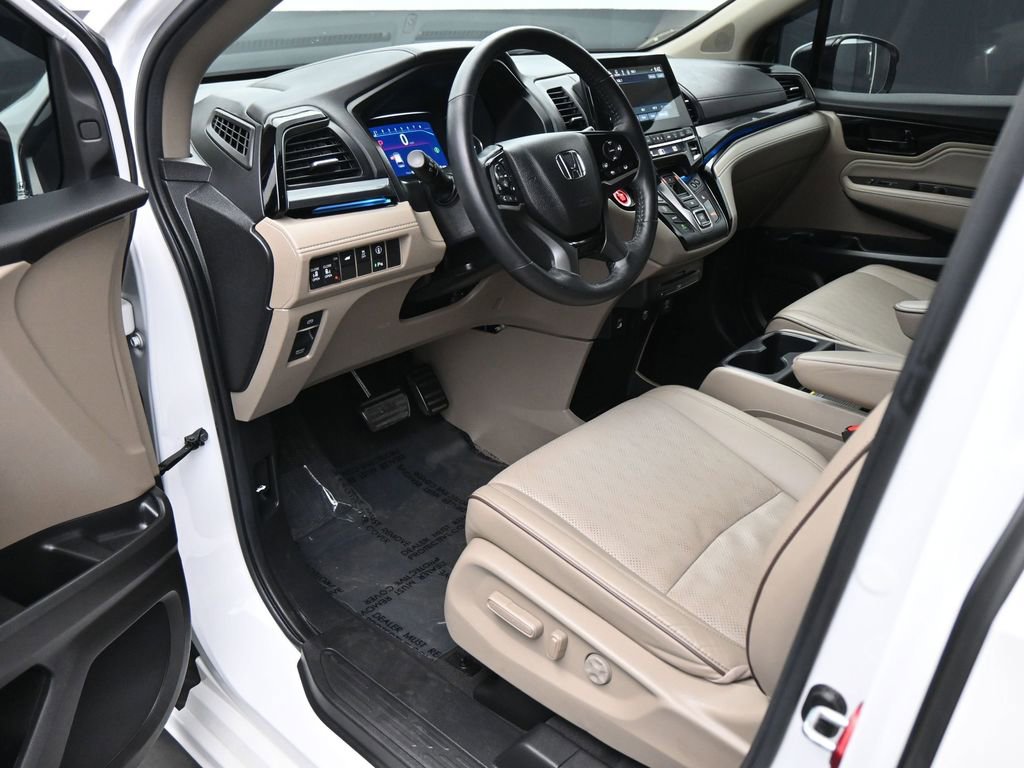 Used 2024 Honda Odyssey Elite image 2