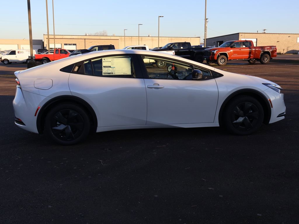 New 2026 Toyota Prius Plug-In Hybrid FWD image 8