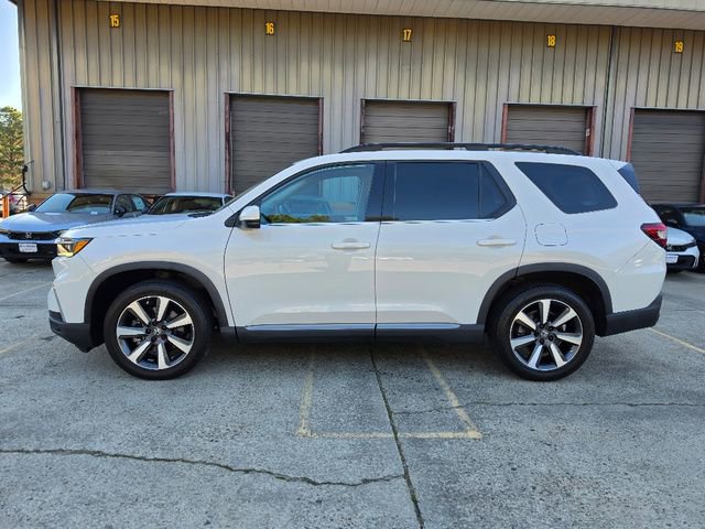 Used 2023 Honda Pilot Touring image 2