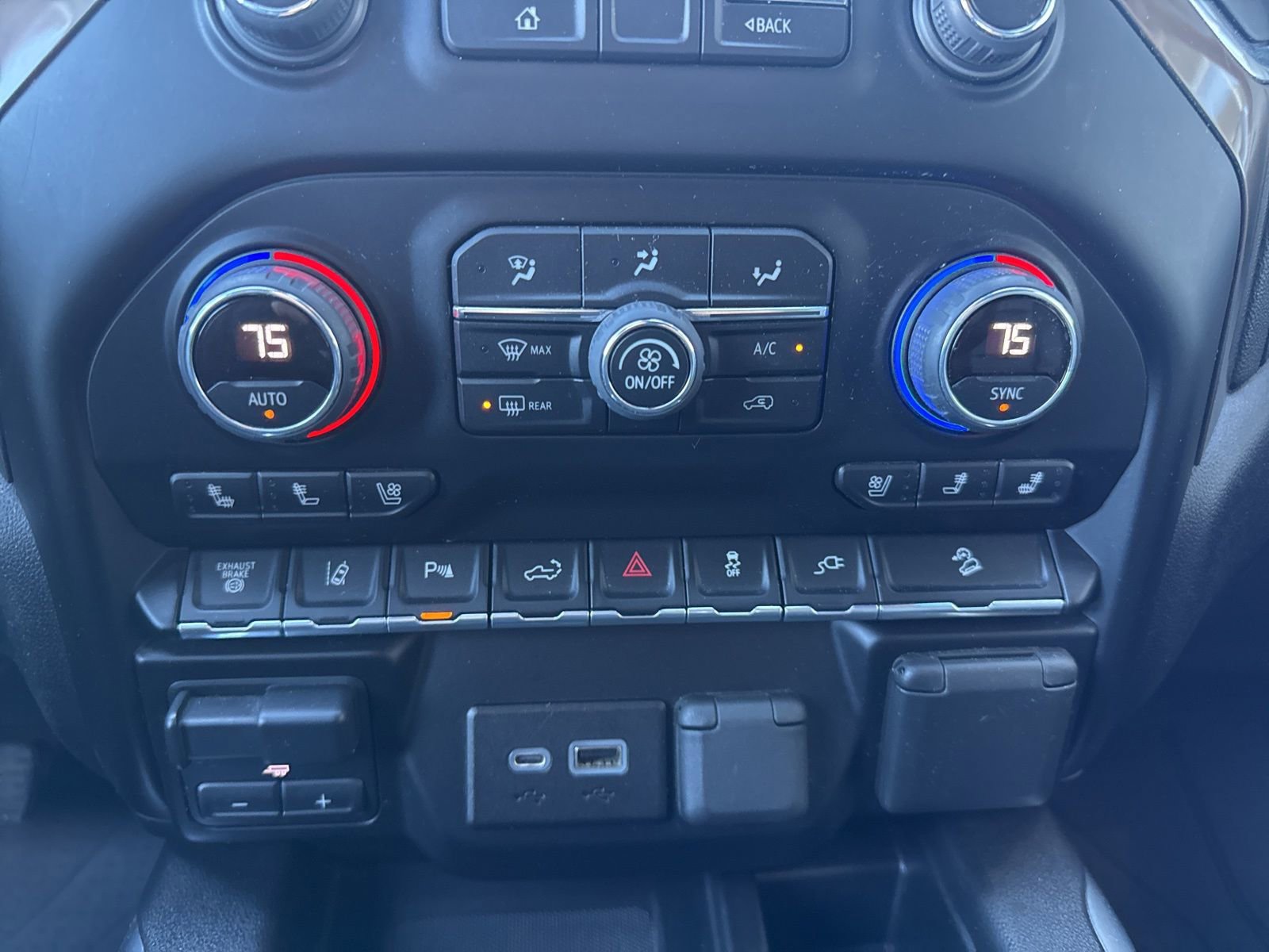 Used 2022 Chevrolet Silverado 3500 High Country w/ Z71 Off-Road Package image 25