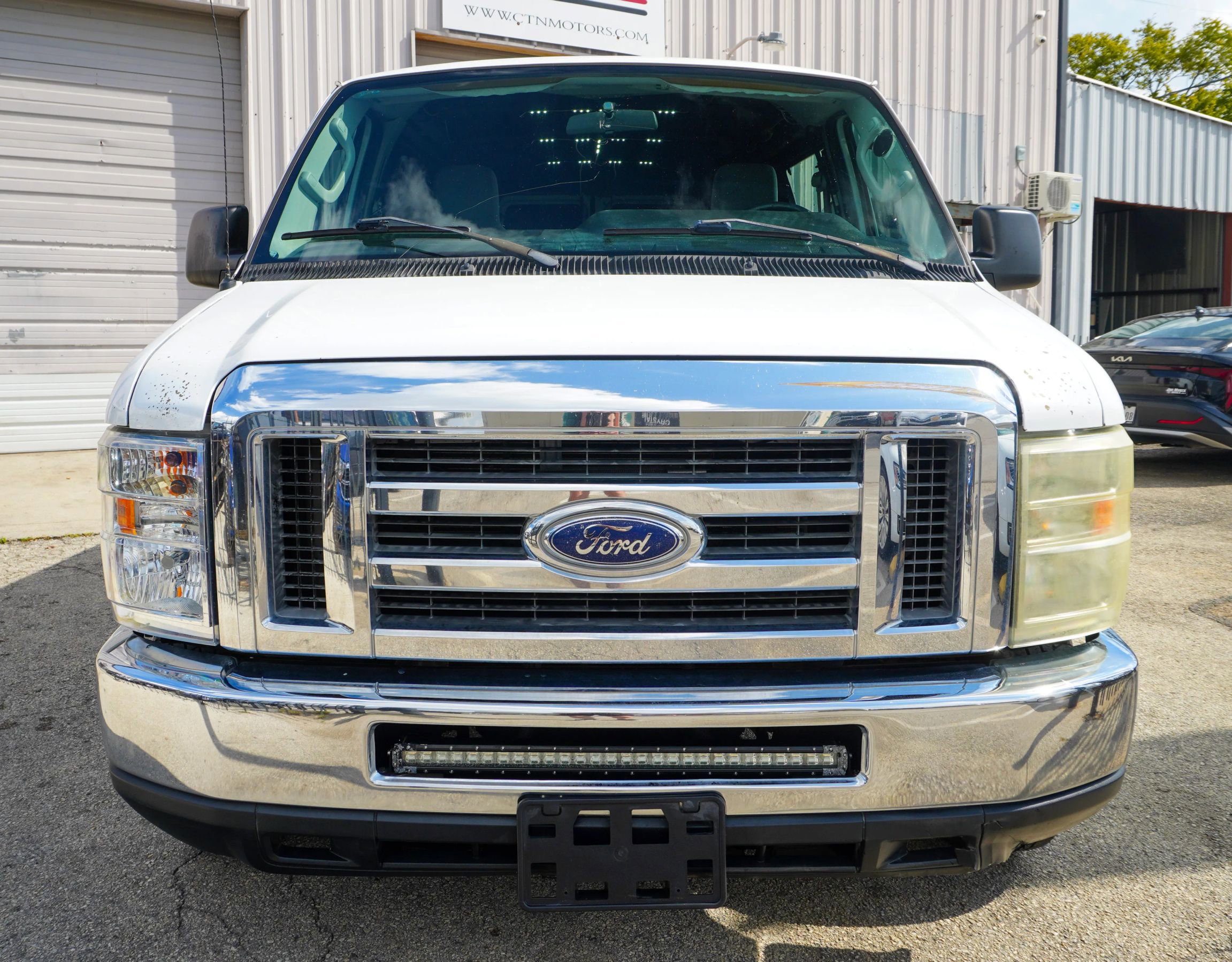 Used 2011 Ford E-350 and Econoline 350 XLT image 10