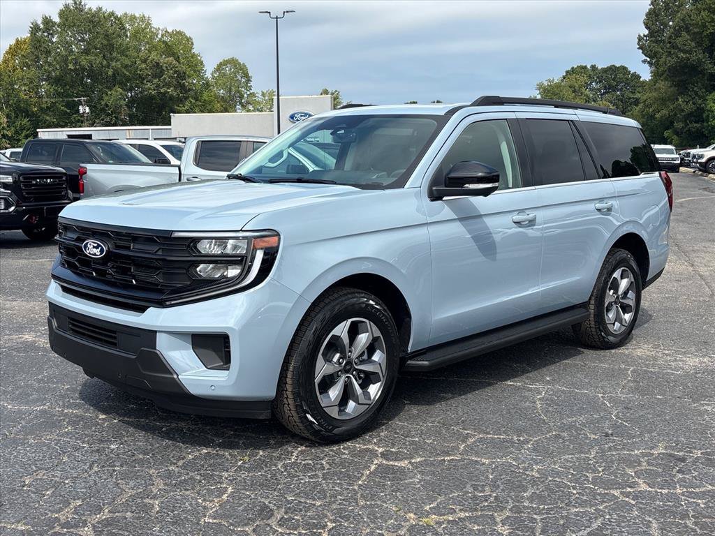New 2027 Ford Expedition Active AWD/4WD image 3