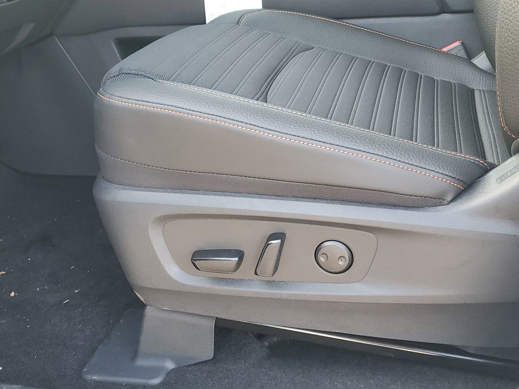 New 2025 Nissan Pathfinder Rock Creek image 13