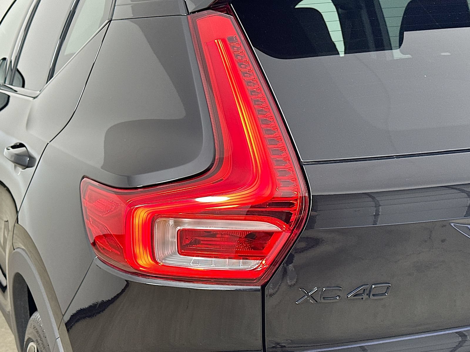 New 2026 Volvo XC40 B5 Ultra w/ Protection Package Premier AWD/4WD image 12