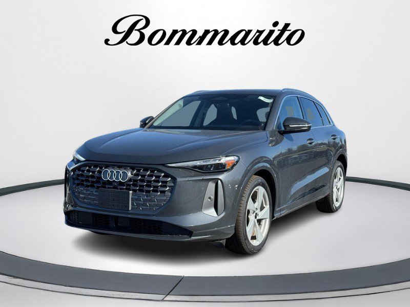 New 2025 Audi Q5 Prestige image 1