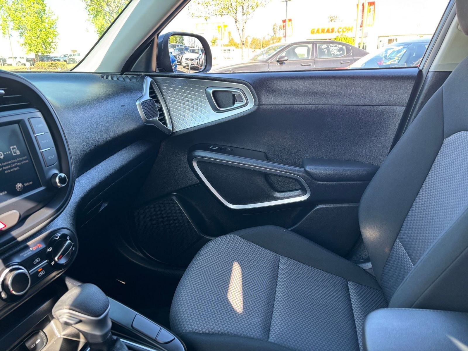 Used 2025 Kia Soul LX w/ LX Technology Package image 33