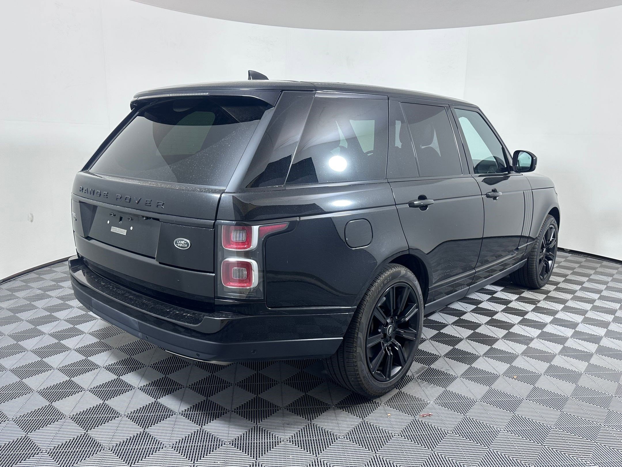 Used 2020 Land Rover Range Rover HSE image 7