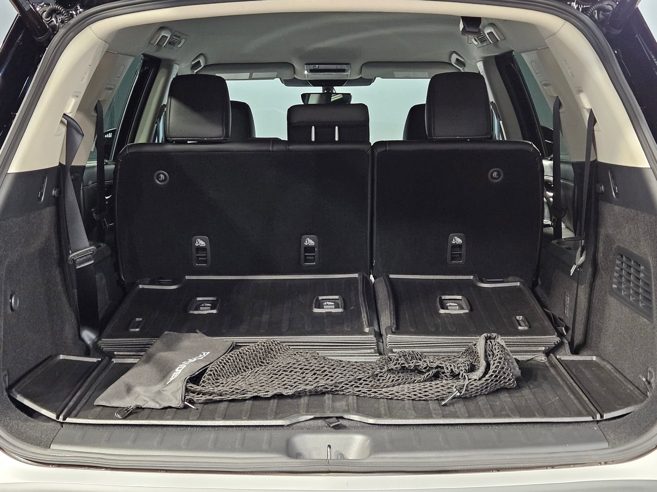 Used 2025 Nissan Pathfinder SL w/ Cargo Package image 18