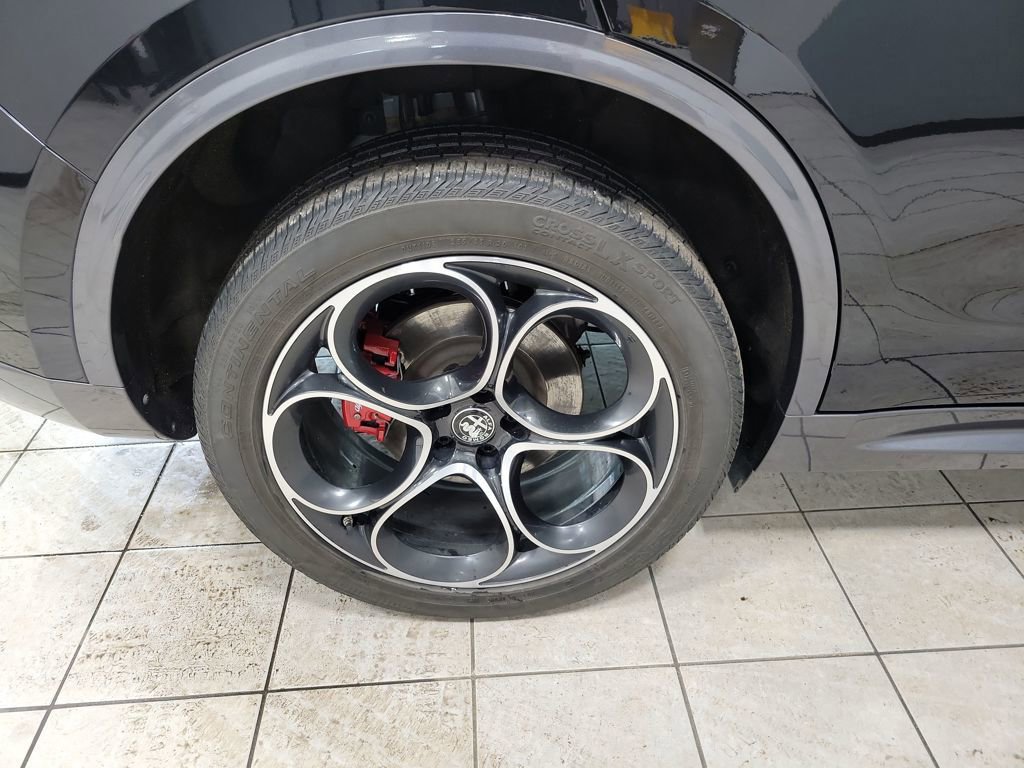 Used 2024 Alfa Romeo Stelvio Ti image 57