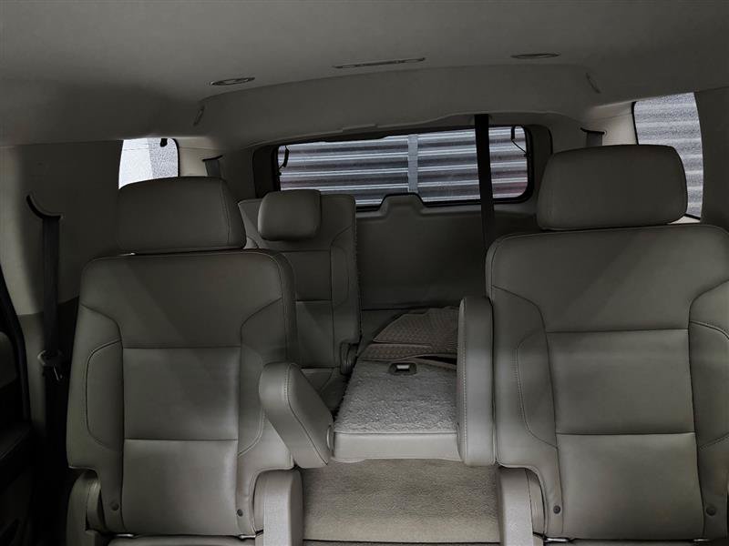 Used 2019 Chevrolet Tahoe LT w/ Luxury Package AWD/4WD image 16