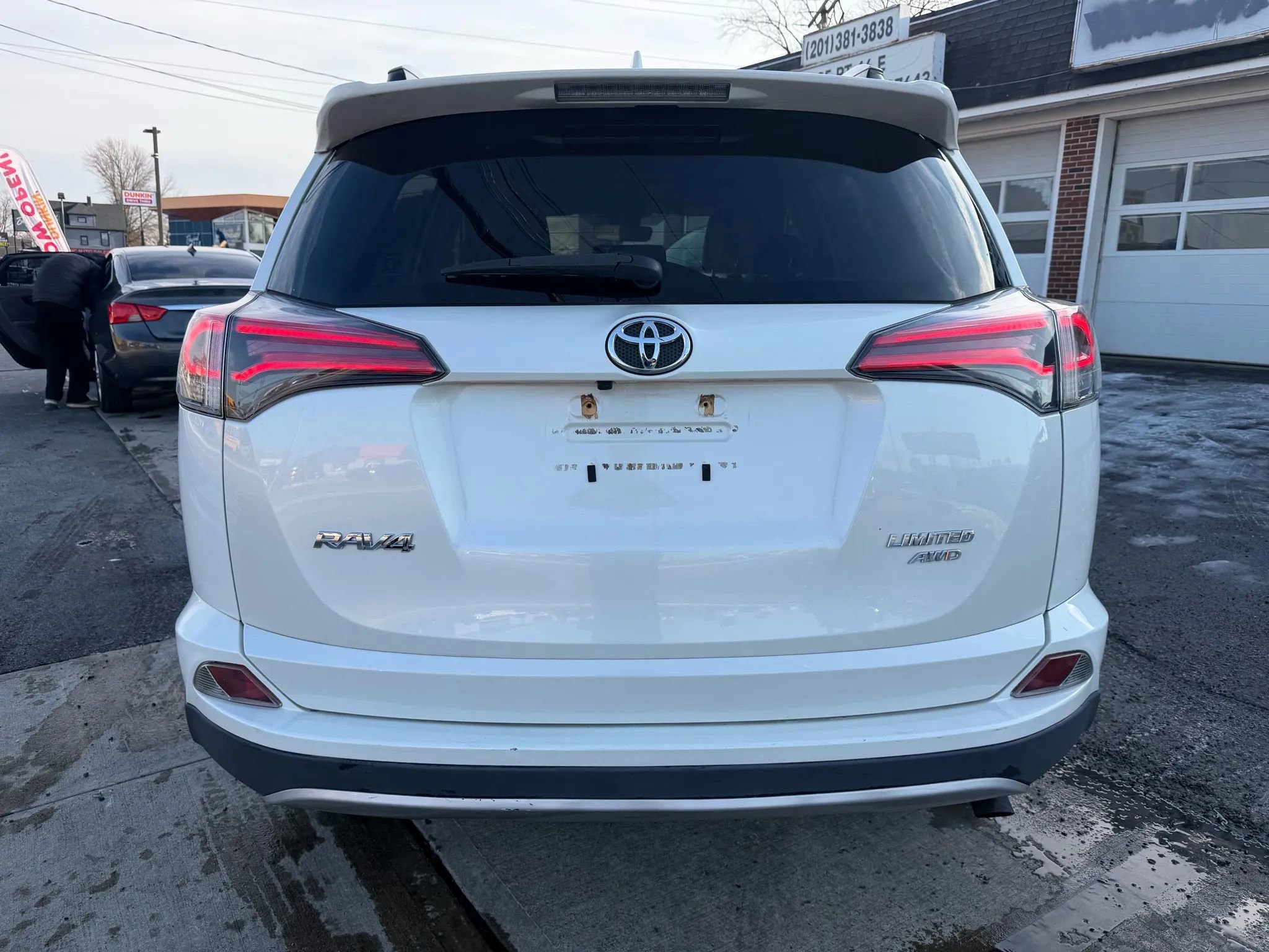 Used 2018 Toyota RAV4 Limited AWD/4WD image 6