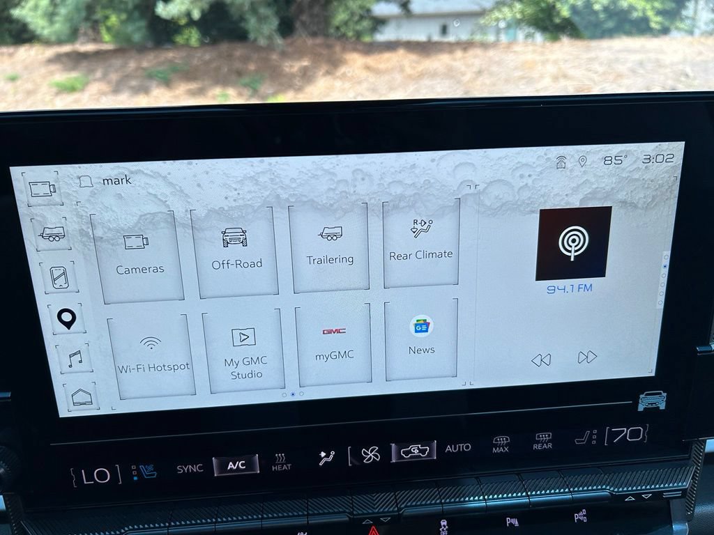 Used 2022 GMC Hummer EV Edition 1 w/ LPO, Illumination Package AWD/4WD image 39
