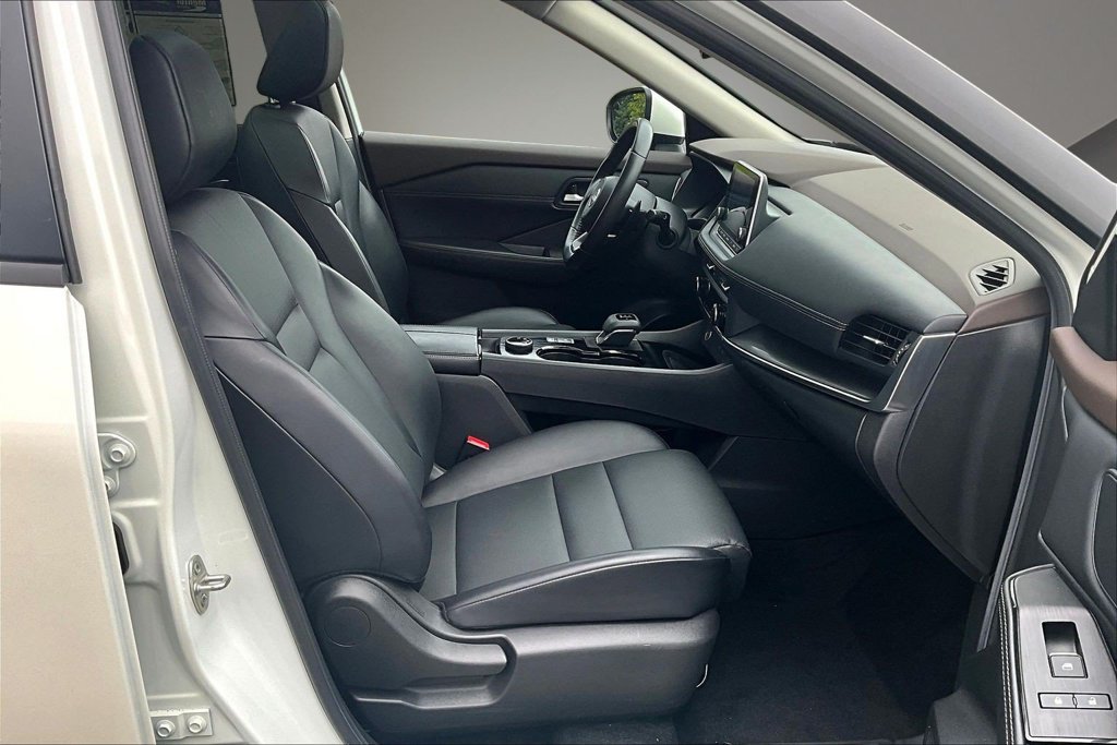 Certified 2023 Nissan Rogue SV w/ SV Premium B Package AWD/4WD image 29