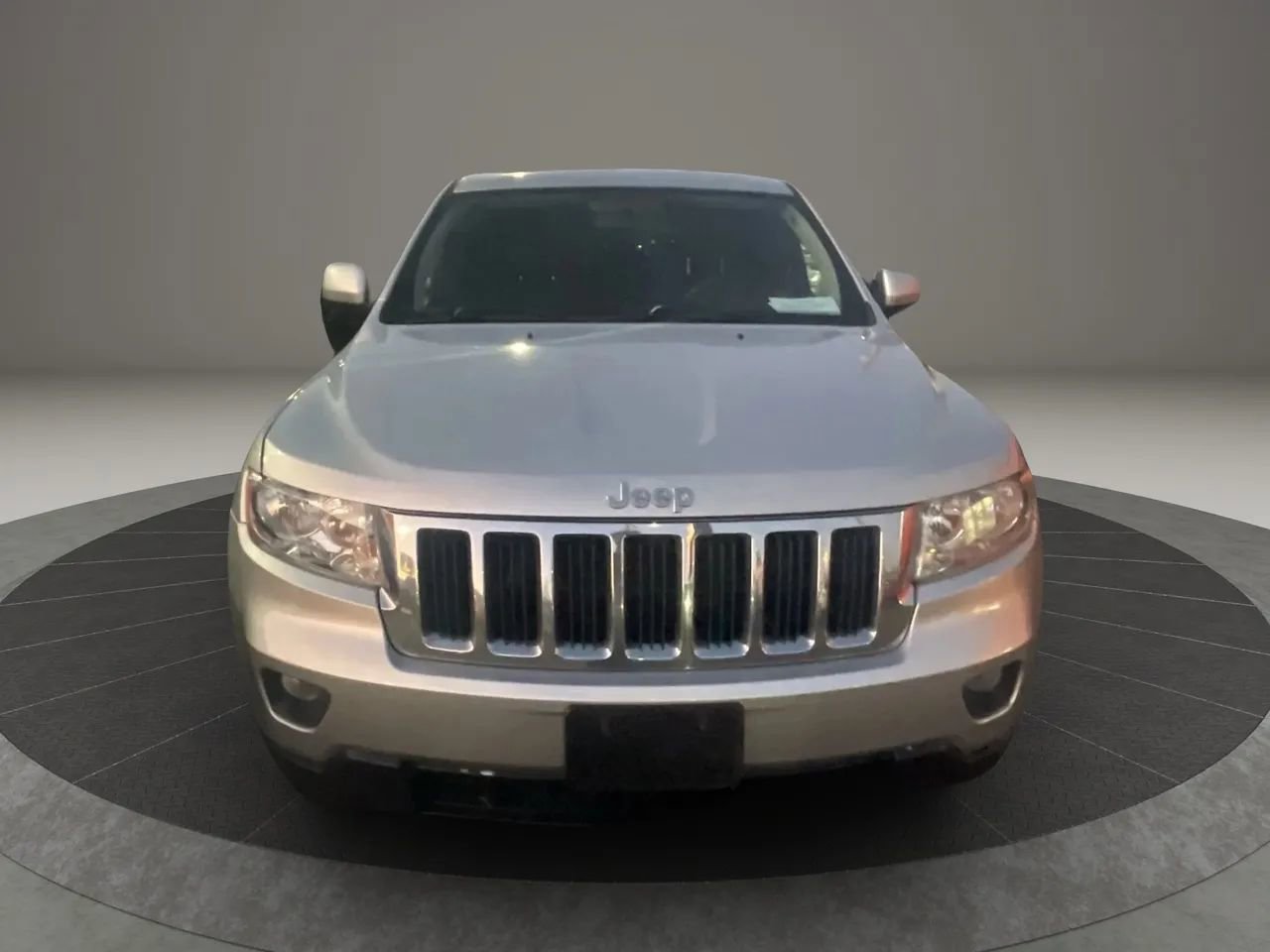 Used 2012 Jeep Grand Cherokee Laredo w/ Laredo E Group image 2