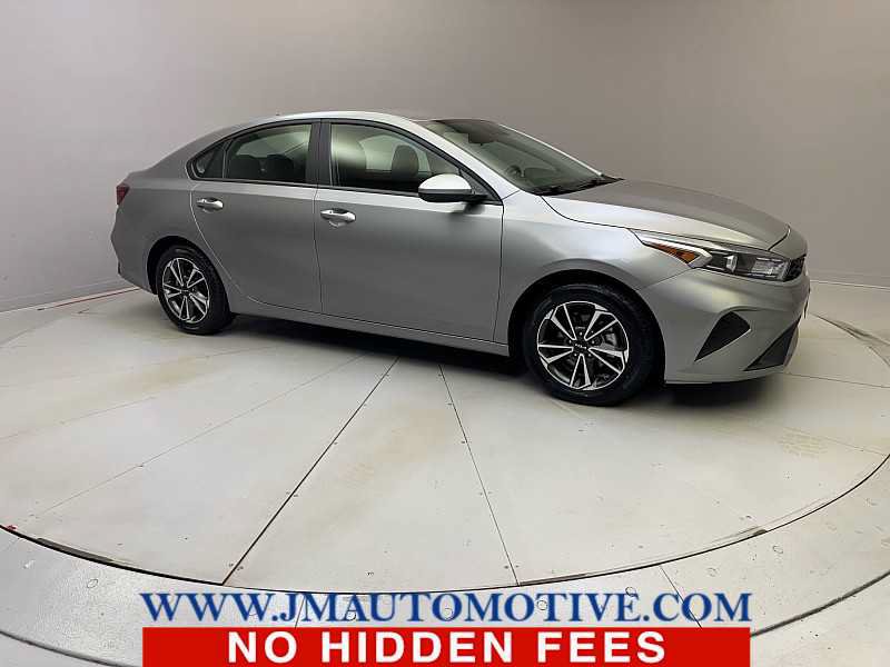 Used 2024 Kia Forte LXS FWD image 7