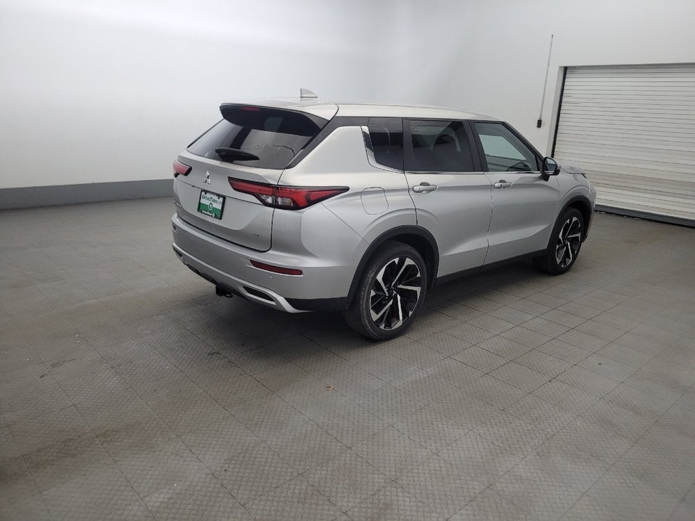 Used 2022 Mitsubishi Outlander SE AWD/4WD image 9