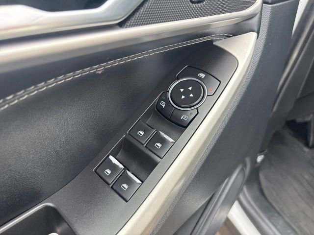 Used 2021 Ford Explorer XLT w/ Equipment Group 202A image 13