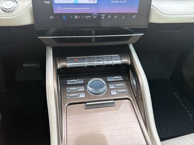 Certified 2024 Lincoln Nautilus Black Label AWD/4WD image 20
