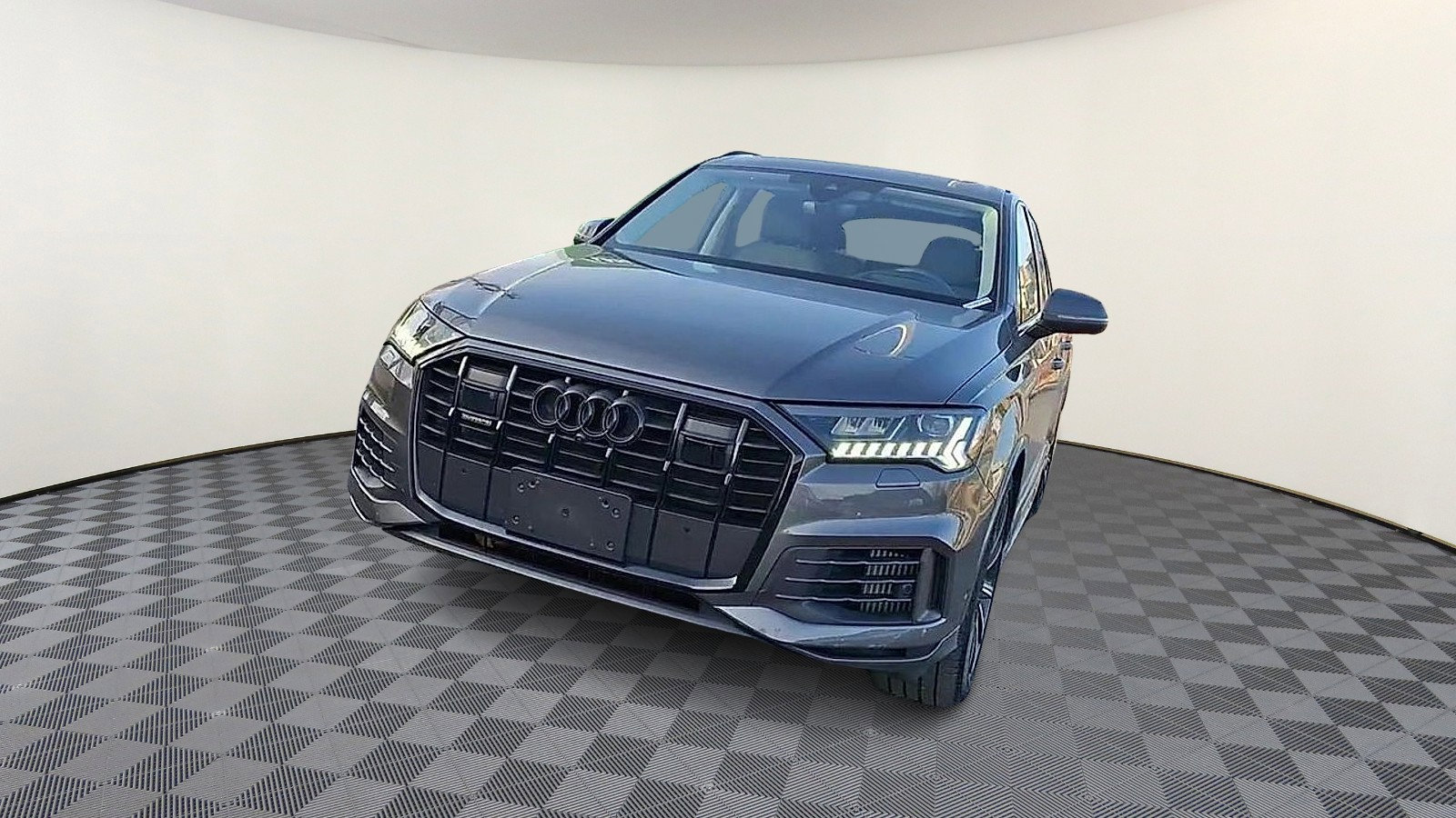 Used 2024 Audi Q7 3.0T Prestige image 3