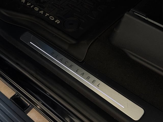 Used 2025 Lincoln Navigator Black Label AWD/4WD image 12
