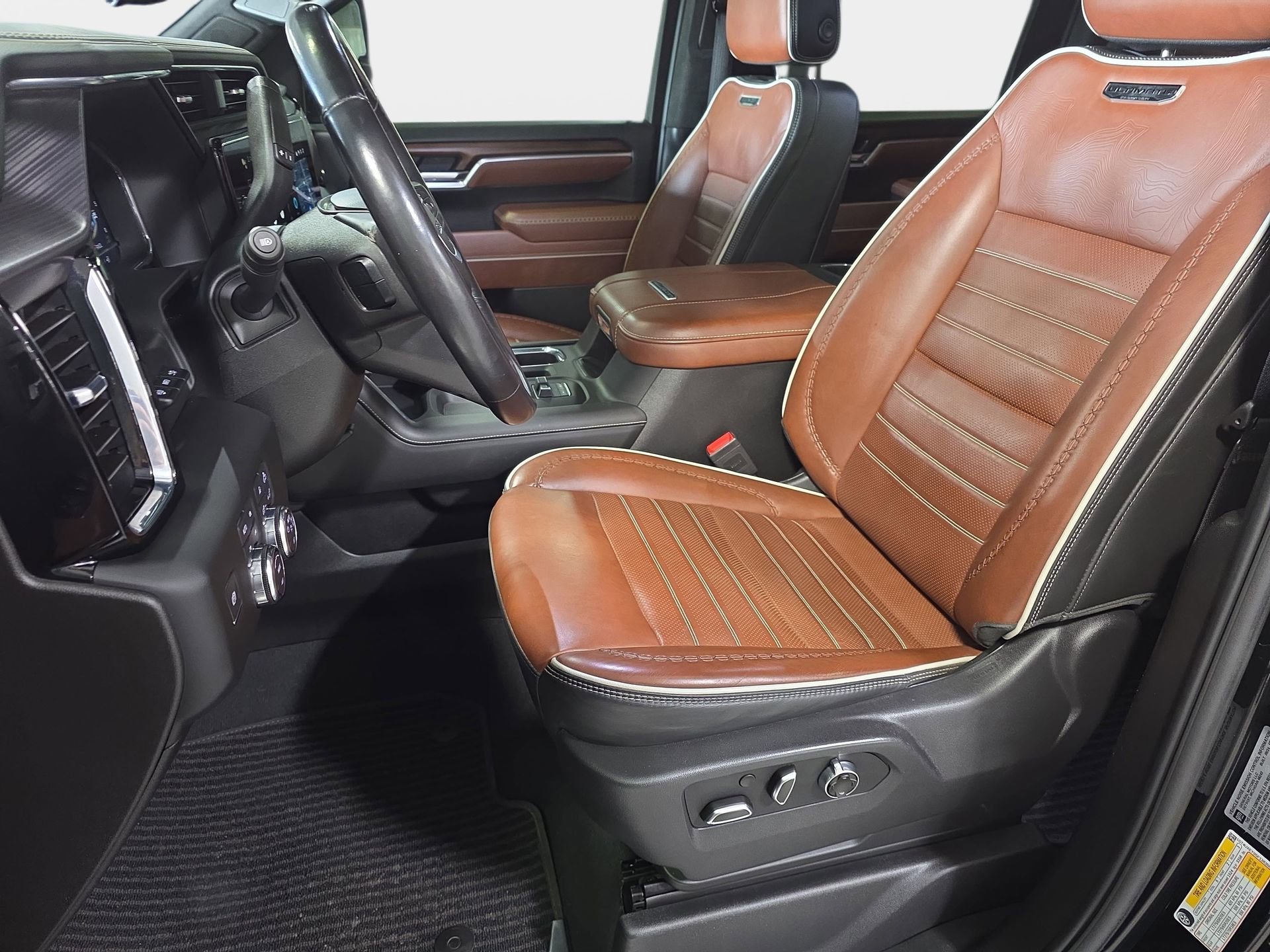 Used 2025 GMC Sierra 2500 Denali Ultimate w/ Max Trailering Package AWD/4WD image 15