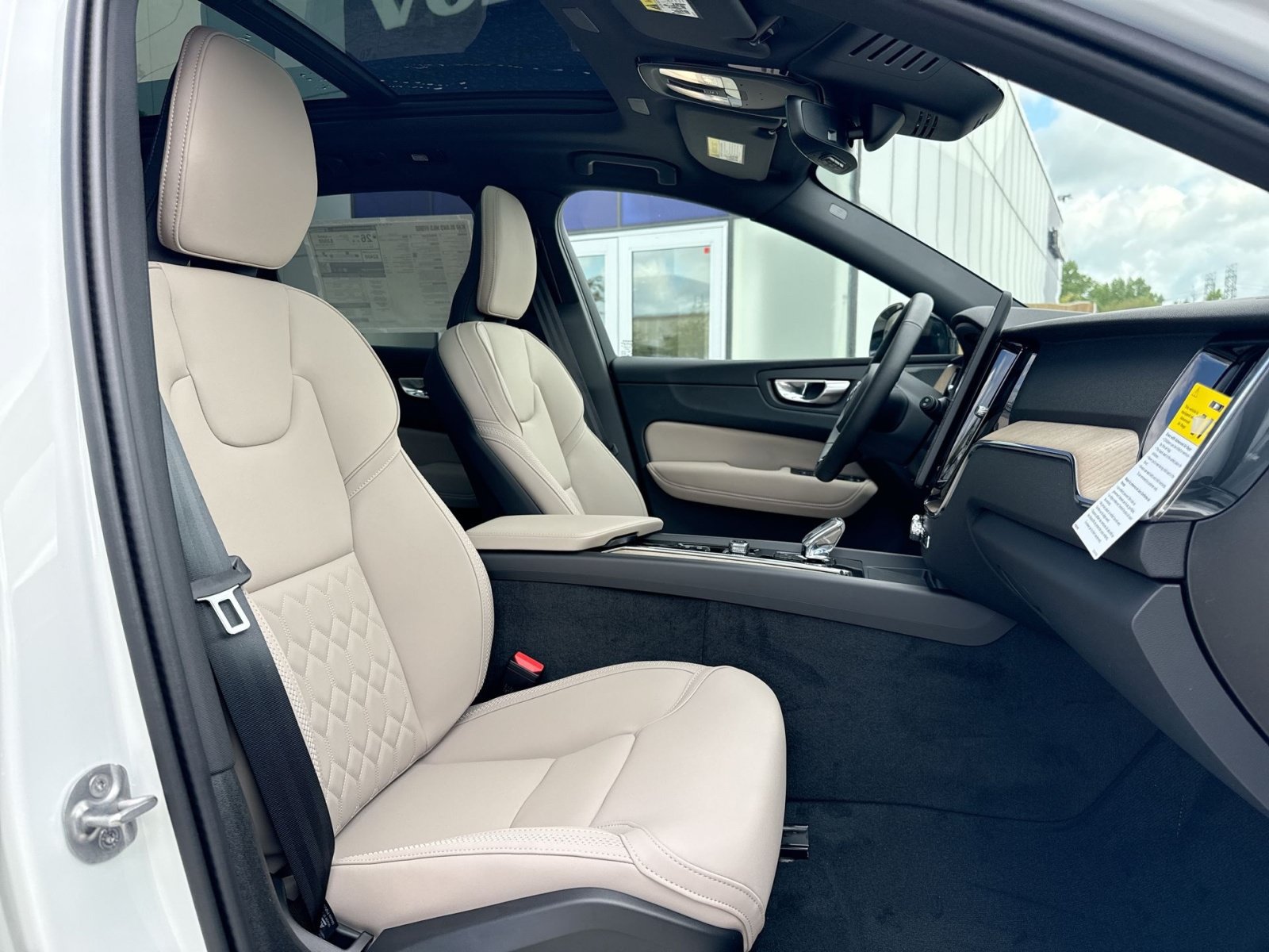 New 2026 Volvo XC60 B5 Plus w/ Protection Package Premier AWD/4WD image 27