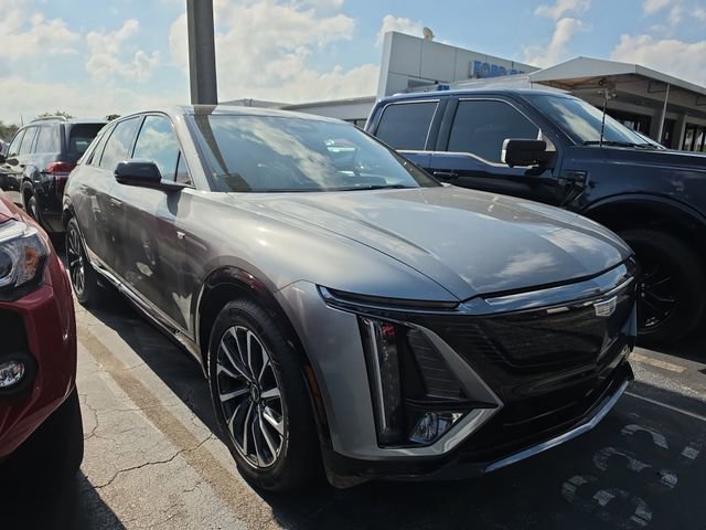 Used 2024 Cadillac Lyriq Sport image 2