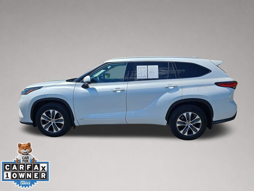 Used 2022 Toyota Highlander XLE AWD/4WD image 7