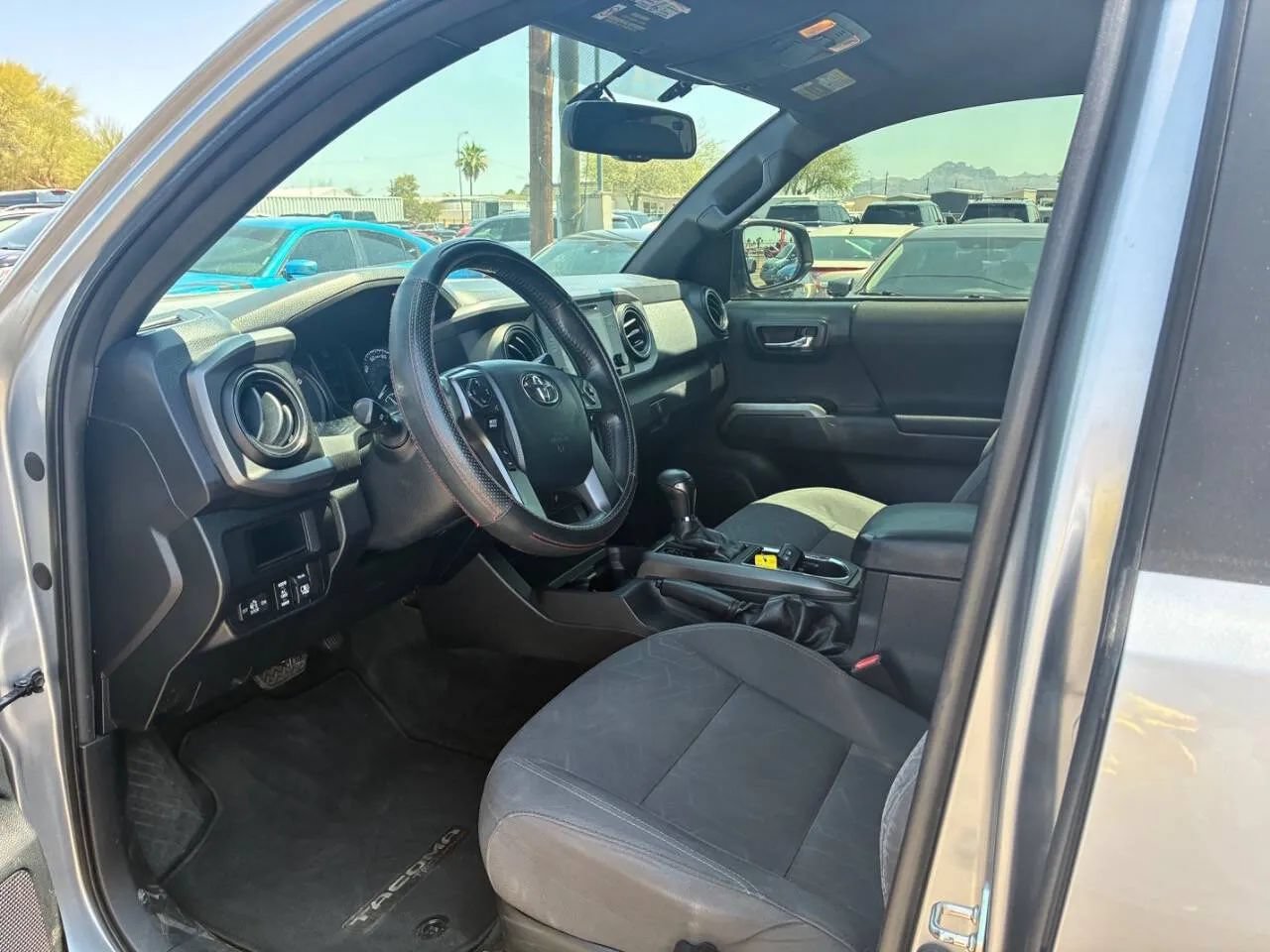 Used 2017 Toyota Tacoma TRD Off-Road w/ Tow Package RWD image 15