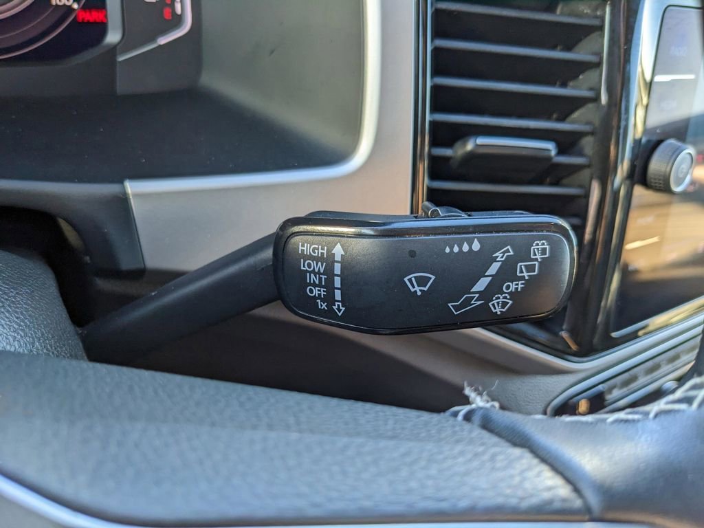 Certified 2022 Volkswagen Atlas SE FWD image 28