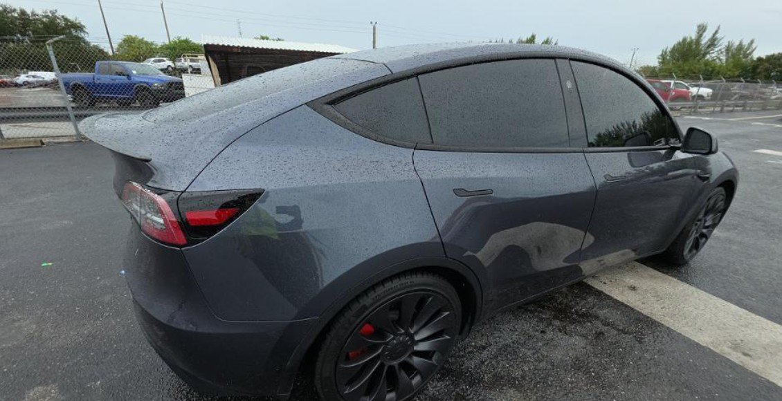 Used 2023 Tesla Model Y Performance AWD/4WD image 2