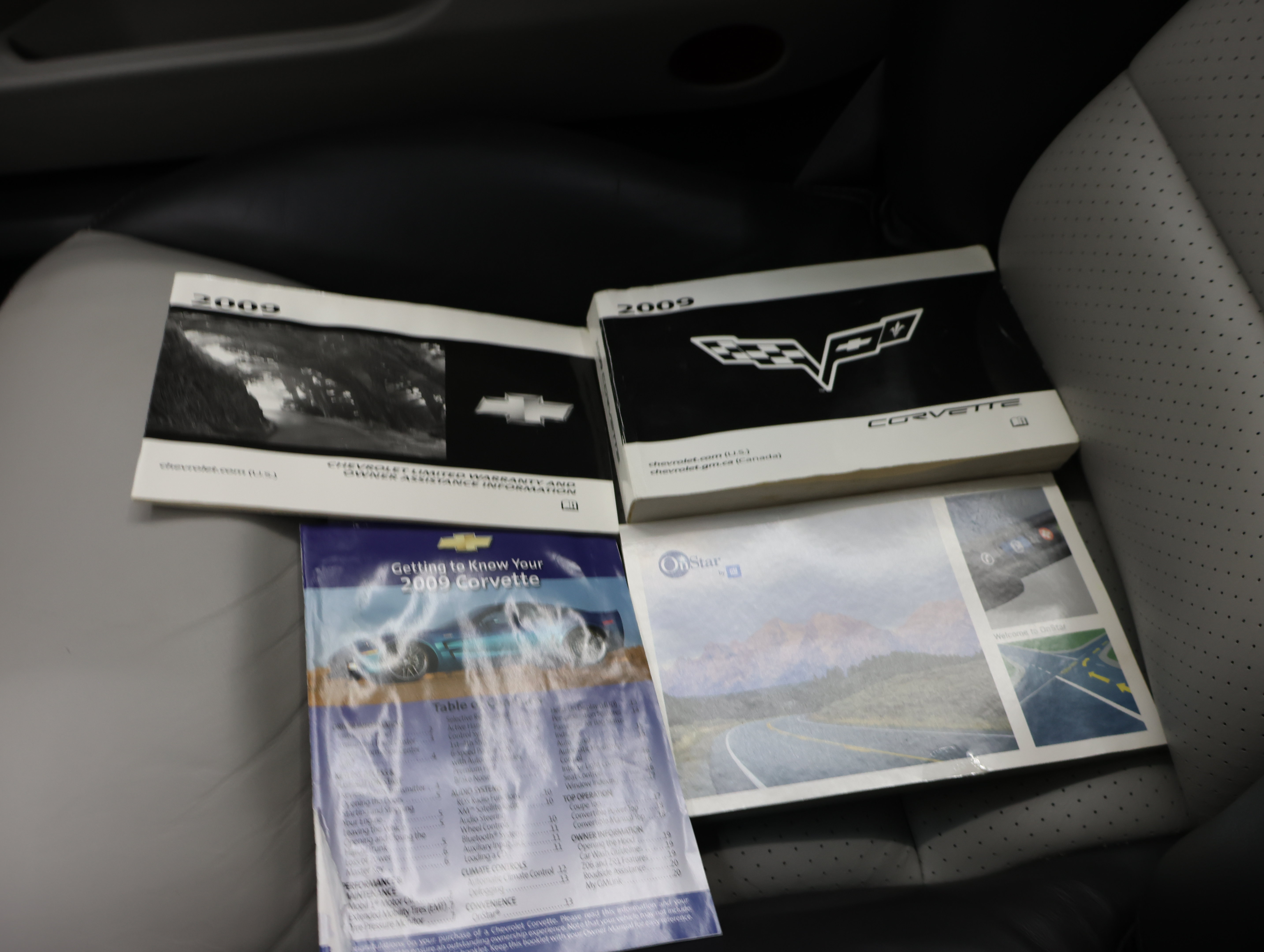 Used 2009 Chevrolet Corvette Coupe w/ Preferred Equipment Group RWD image 43