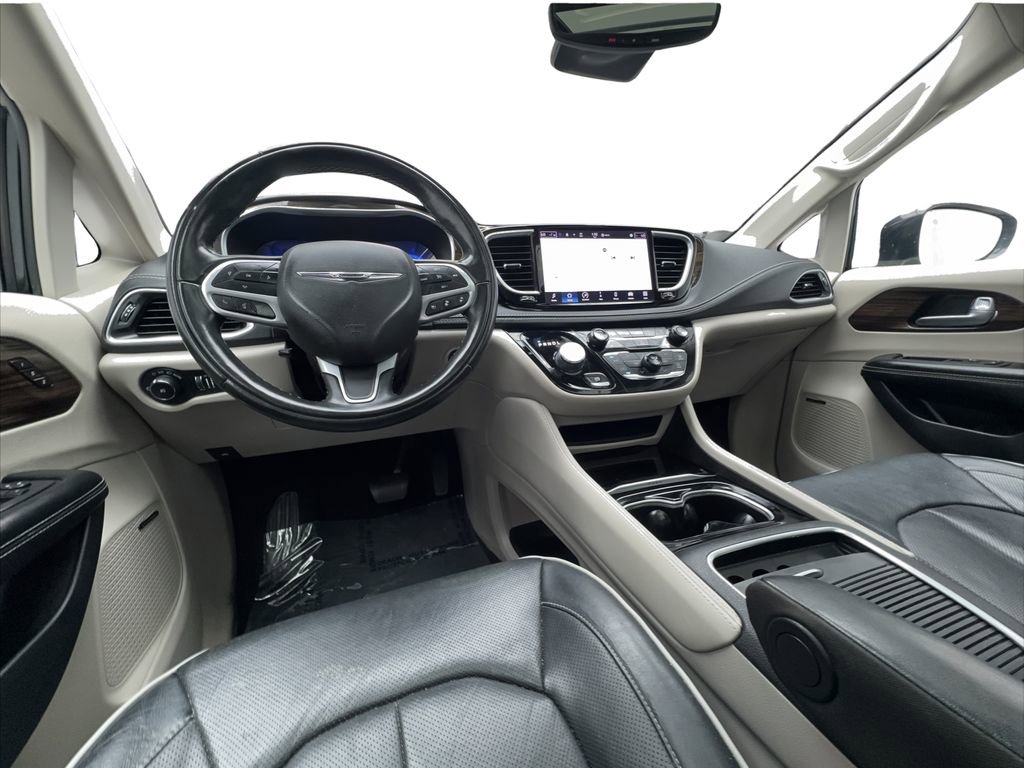 Used 2022 Chrysler Pacifica Limited FWD image 33
