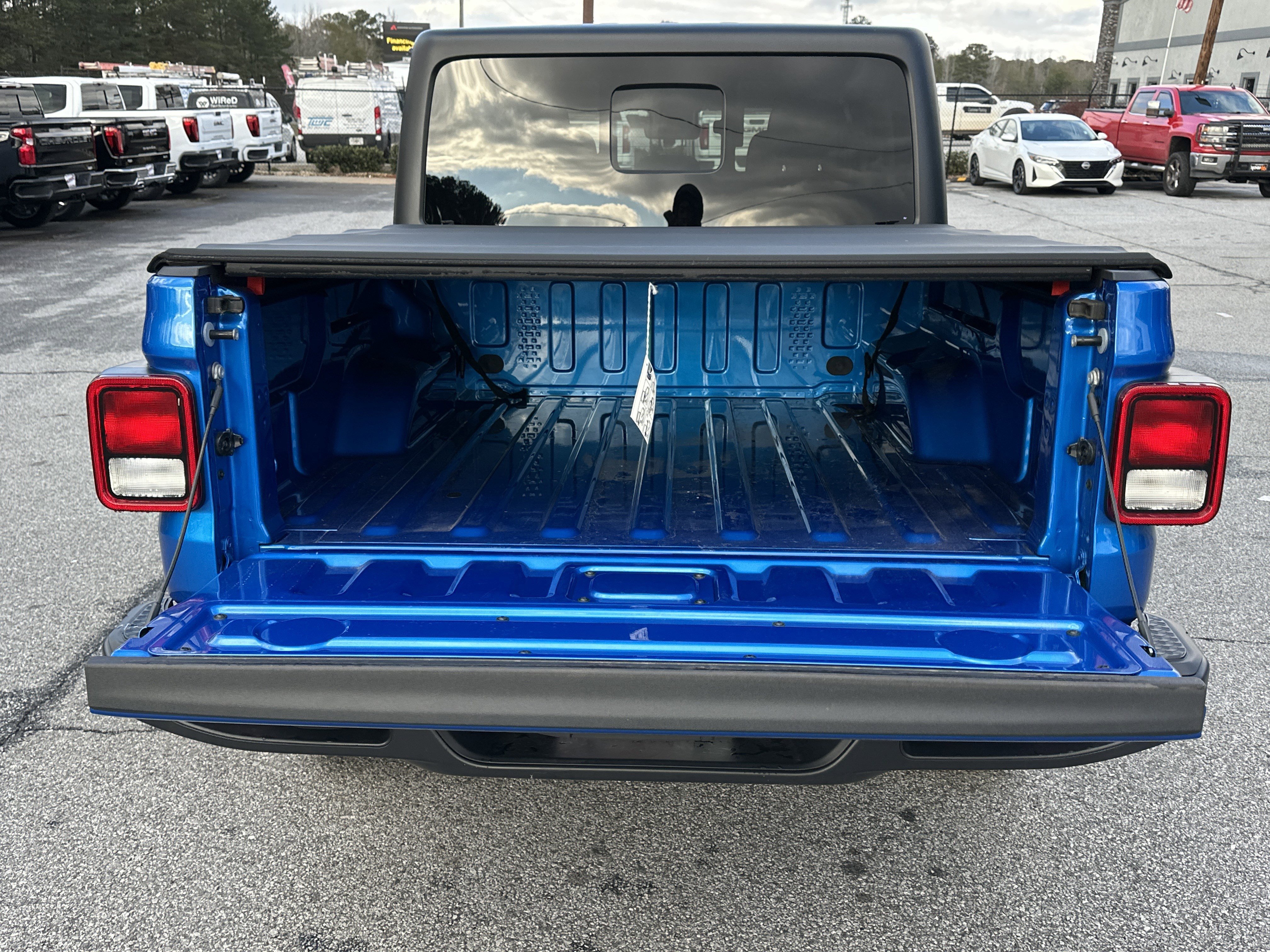 Used 2024 Jeep Gladiator Sport image 18